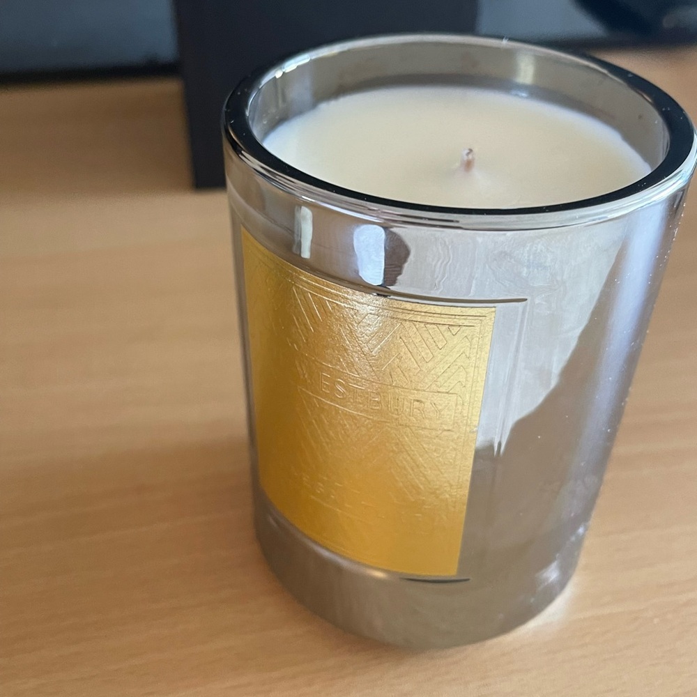 NIB Dublin Luxury Scented Limited Editon Candle - Picture 11 of 12